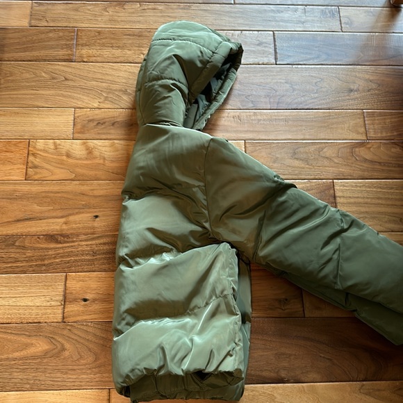 Jakke - Poppy recycled puffer jacket. Khaki green - Picture 7 of 10